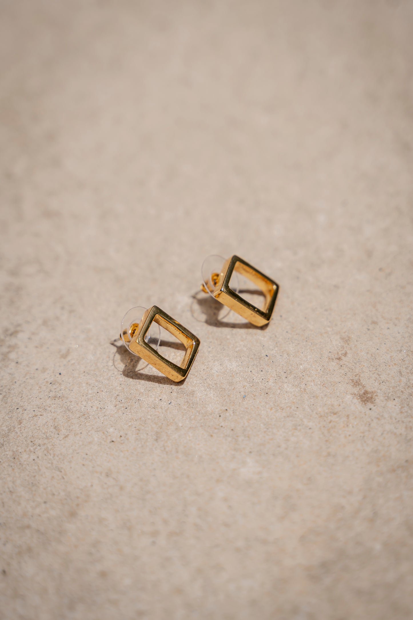 LULU HOLLOW STUDS